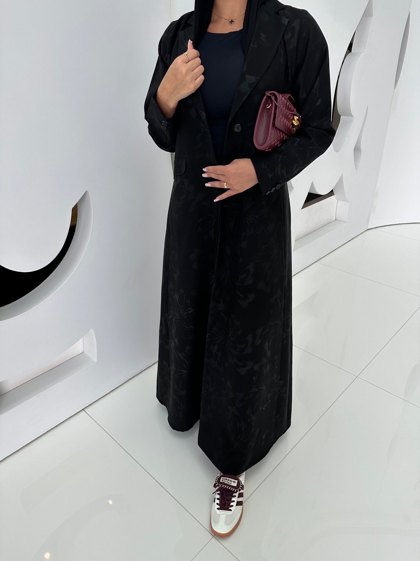 Classic abaya