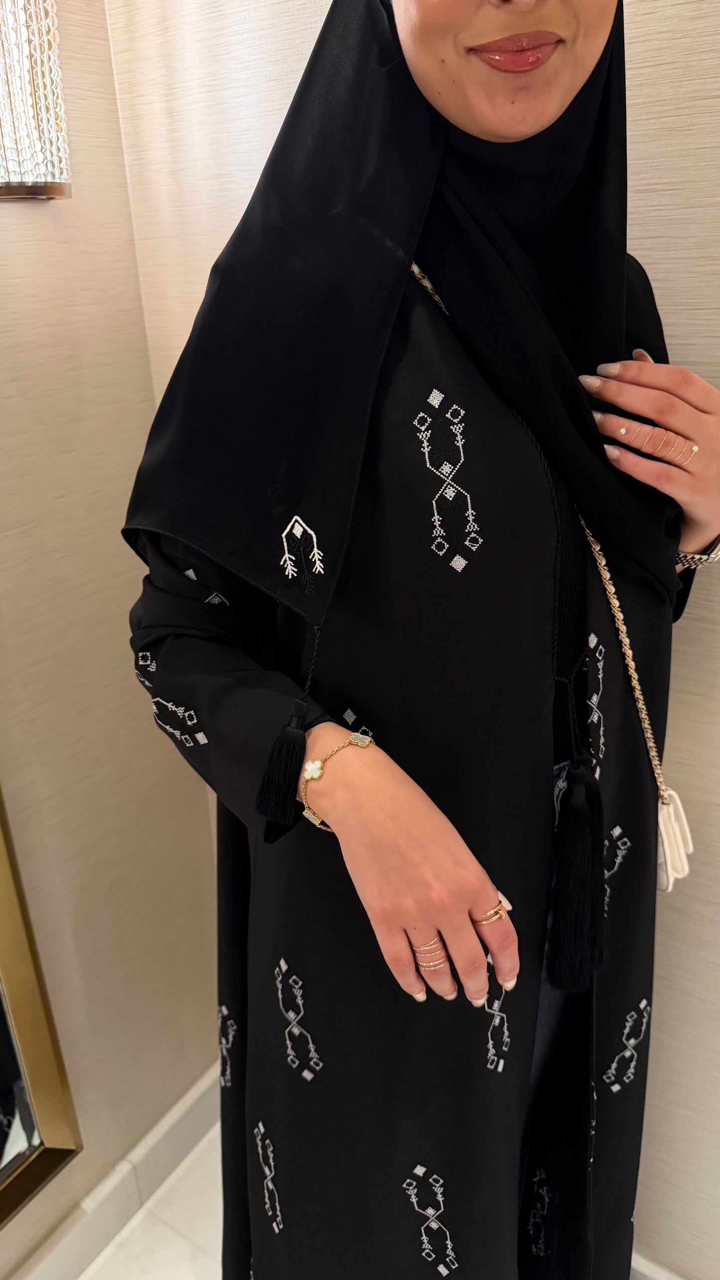 Naya abaya