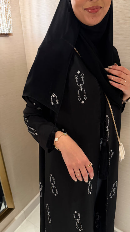 Naya abaya