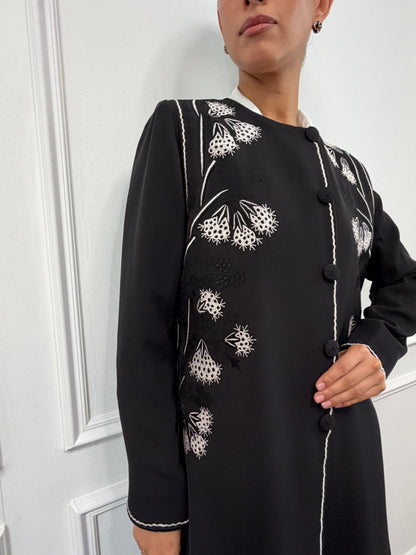 Lila abaya